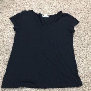 Plain black t shirt
